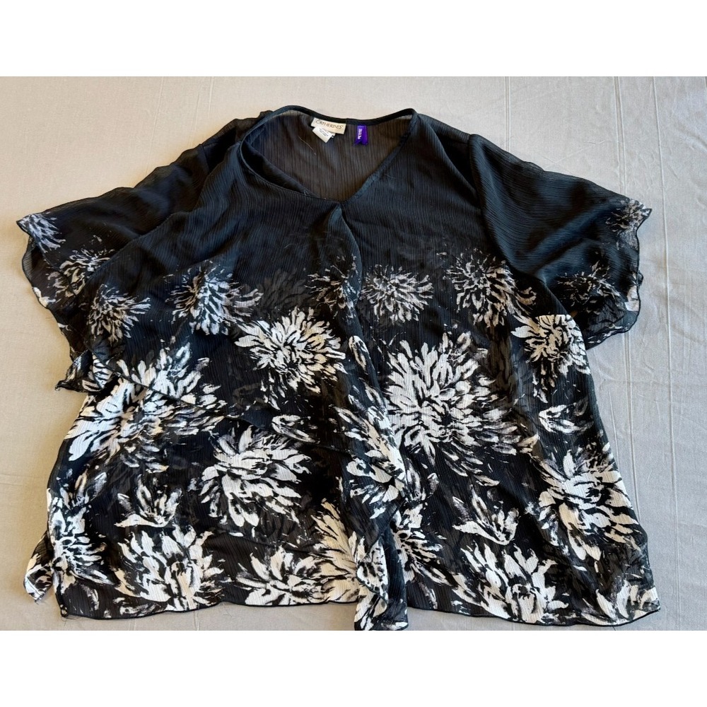 CATHERINES Top 2XWP‎ BLACK White Floral Tunic V Neck